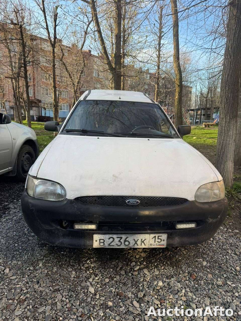 Ford Escort 1998 год