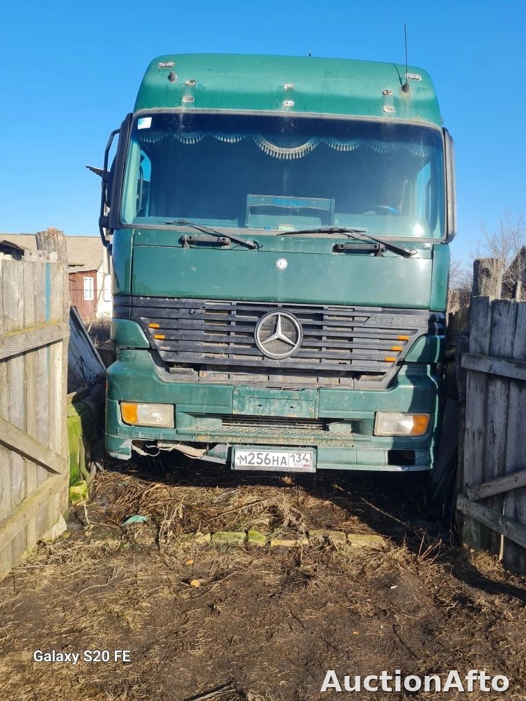 Mercedes-Benz ACTROS 2001 год