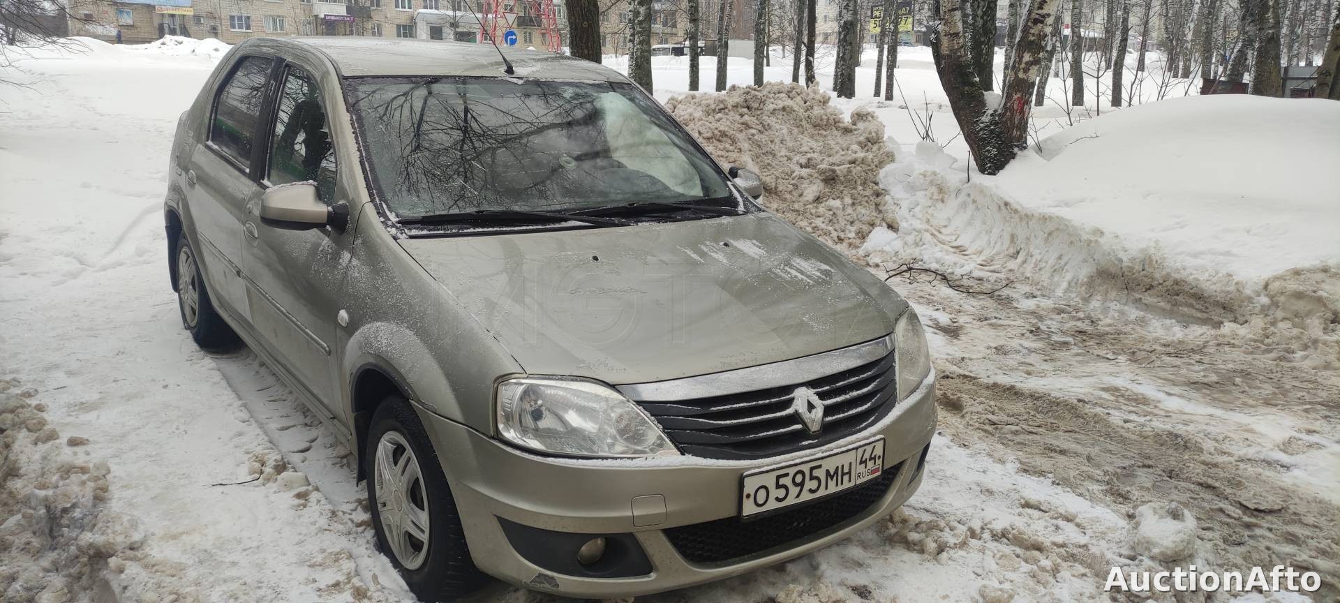 Renault Logan 2012 год