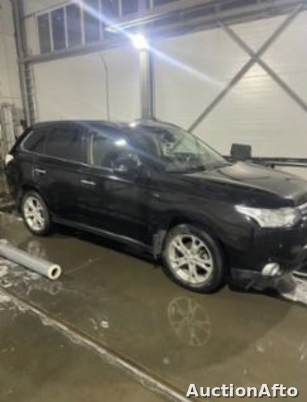Mitsubishi Outlander 2013 год