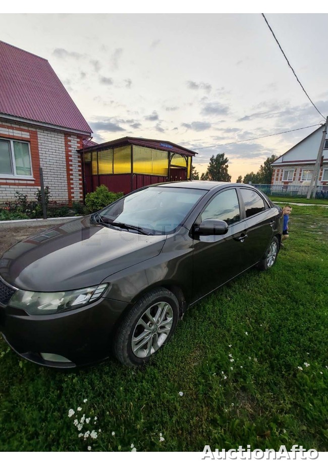 Kia Cerato 2010 год