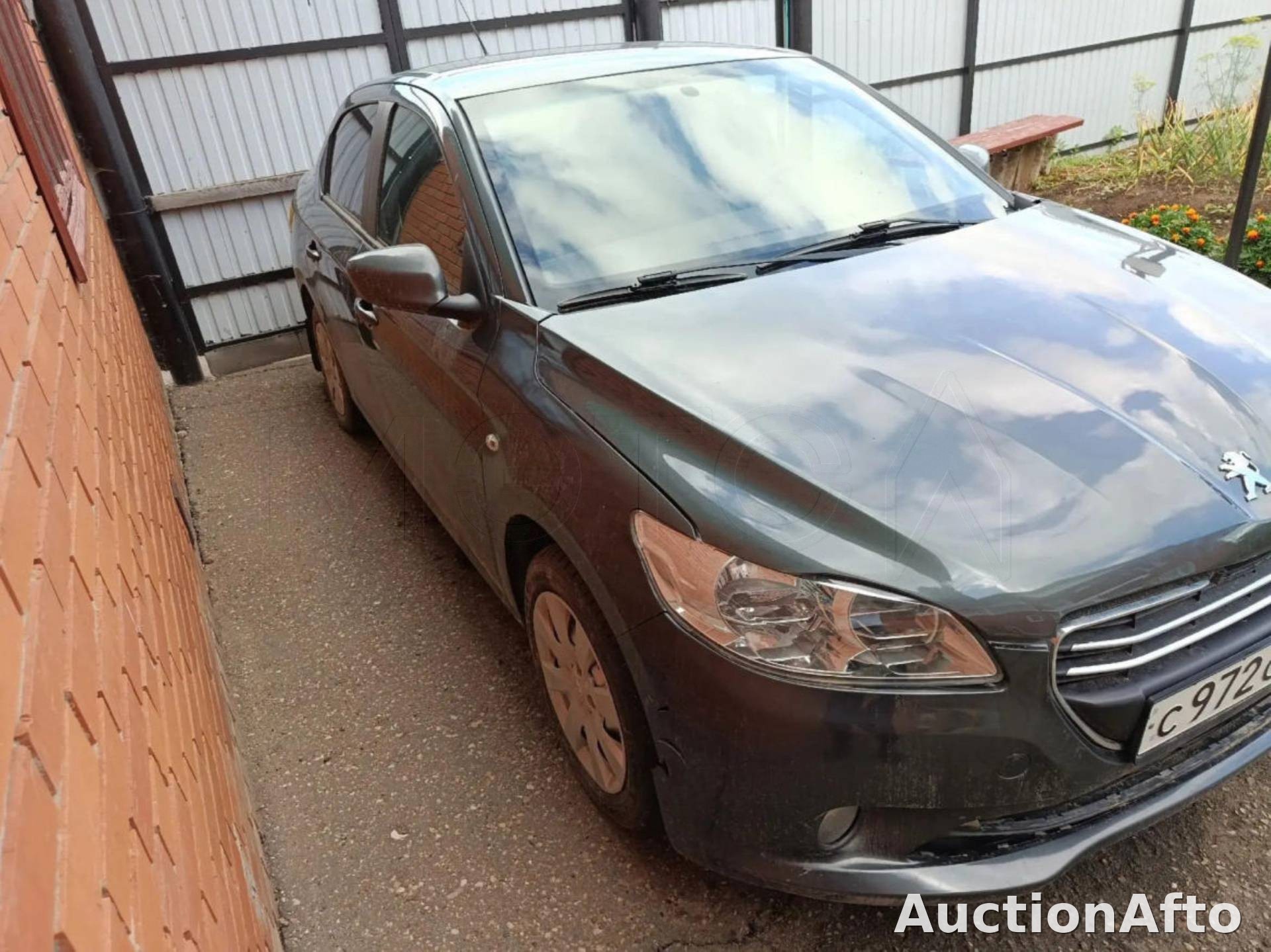Peugeot 301 2013 год