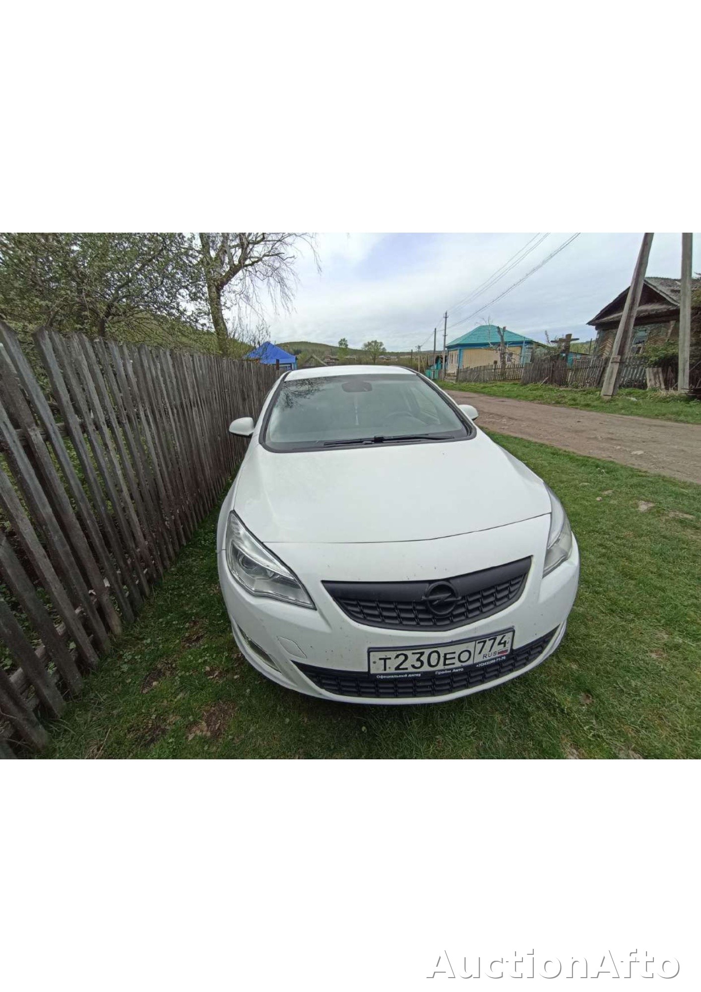 Opel Astra 2011 год