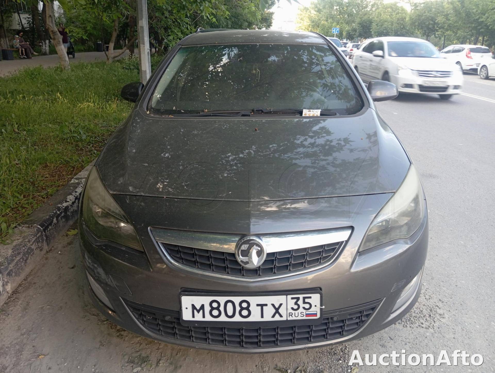 Opel Astra 2012 год