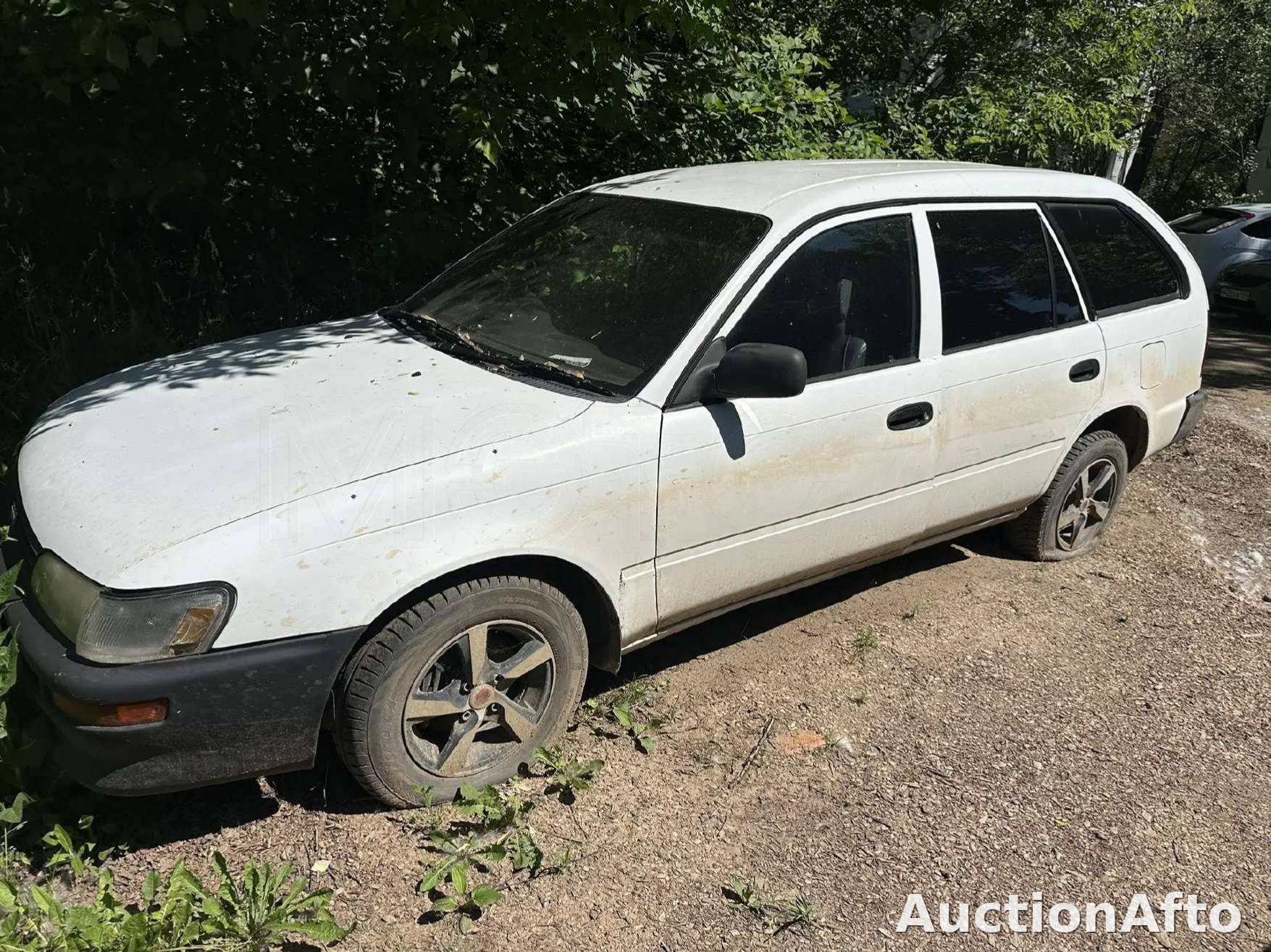 Toyota Corolla 2001 год