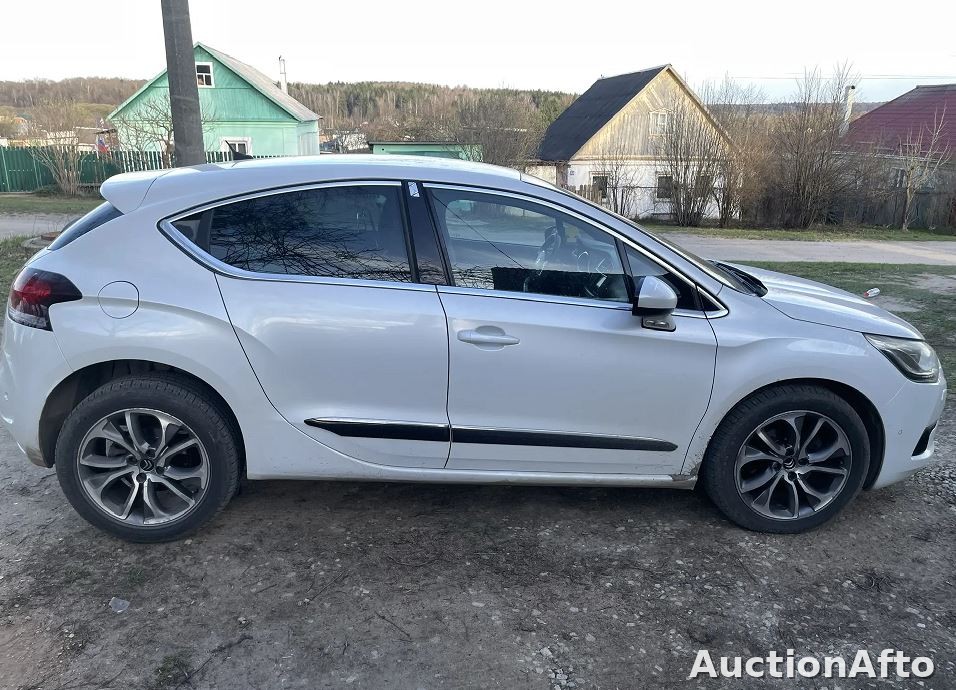 Citroen DS4 2013 год