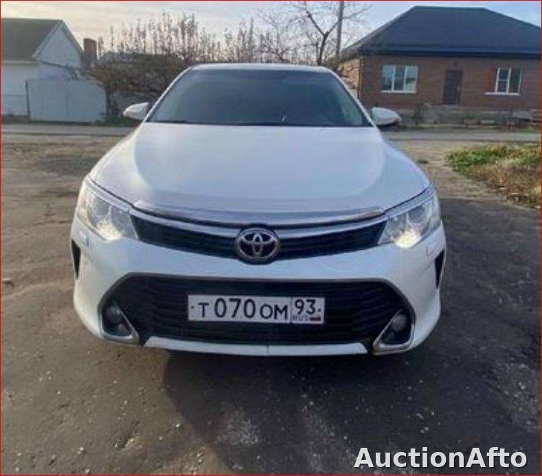 Toyota Camry 2016 год