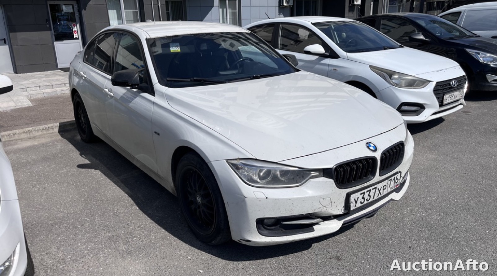 BMW 320 I 2013 год
