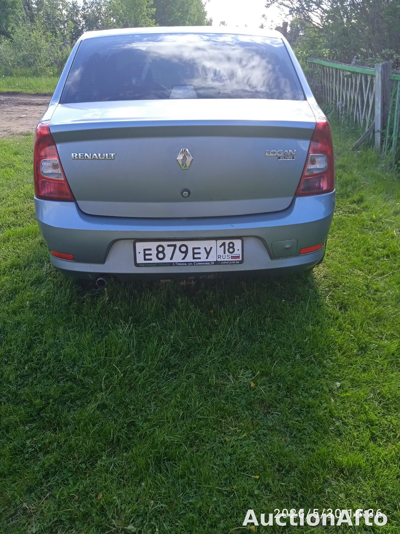 Renault Logan 2011 год
