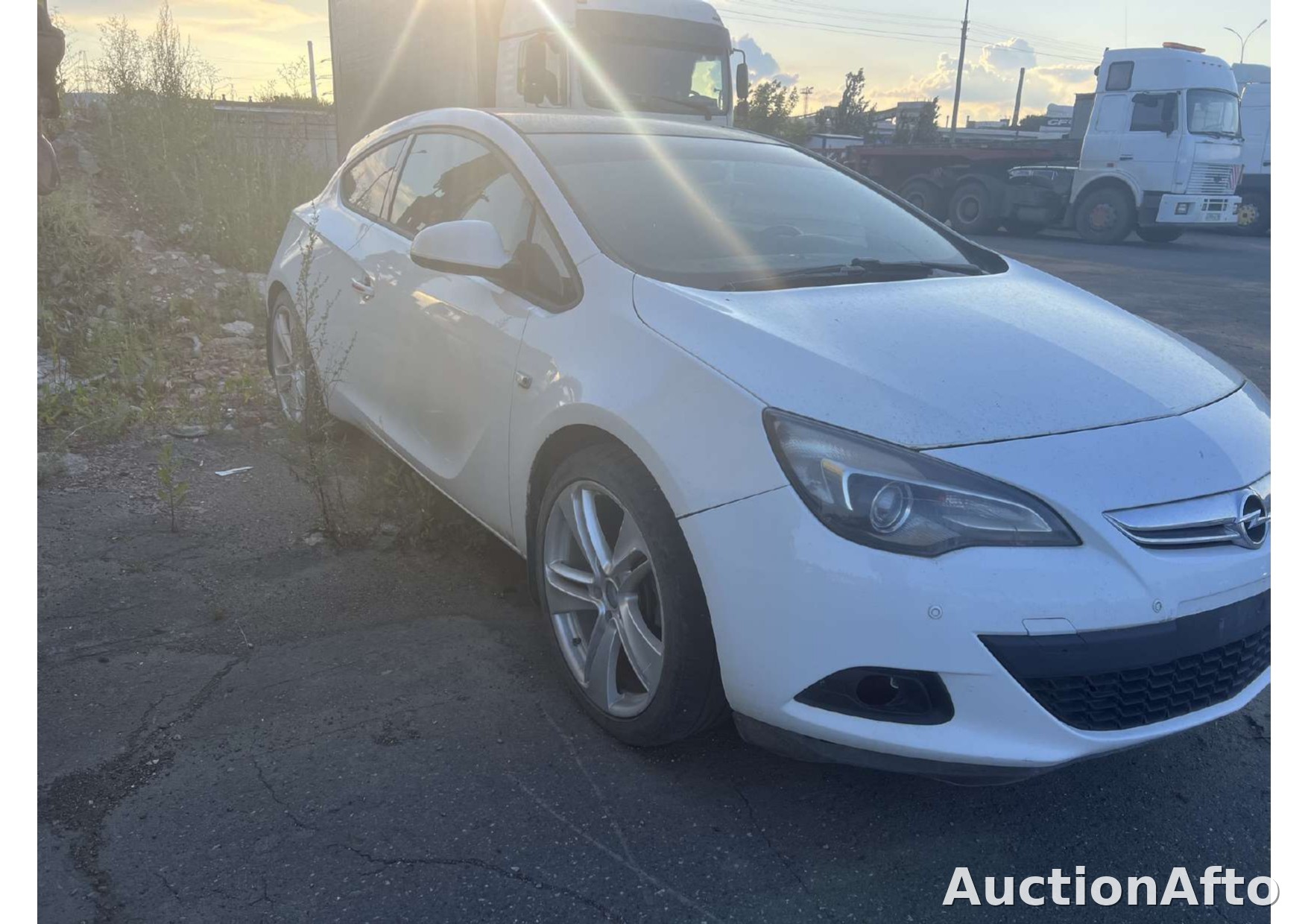 Opel Astra 2013 год