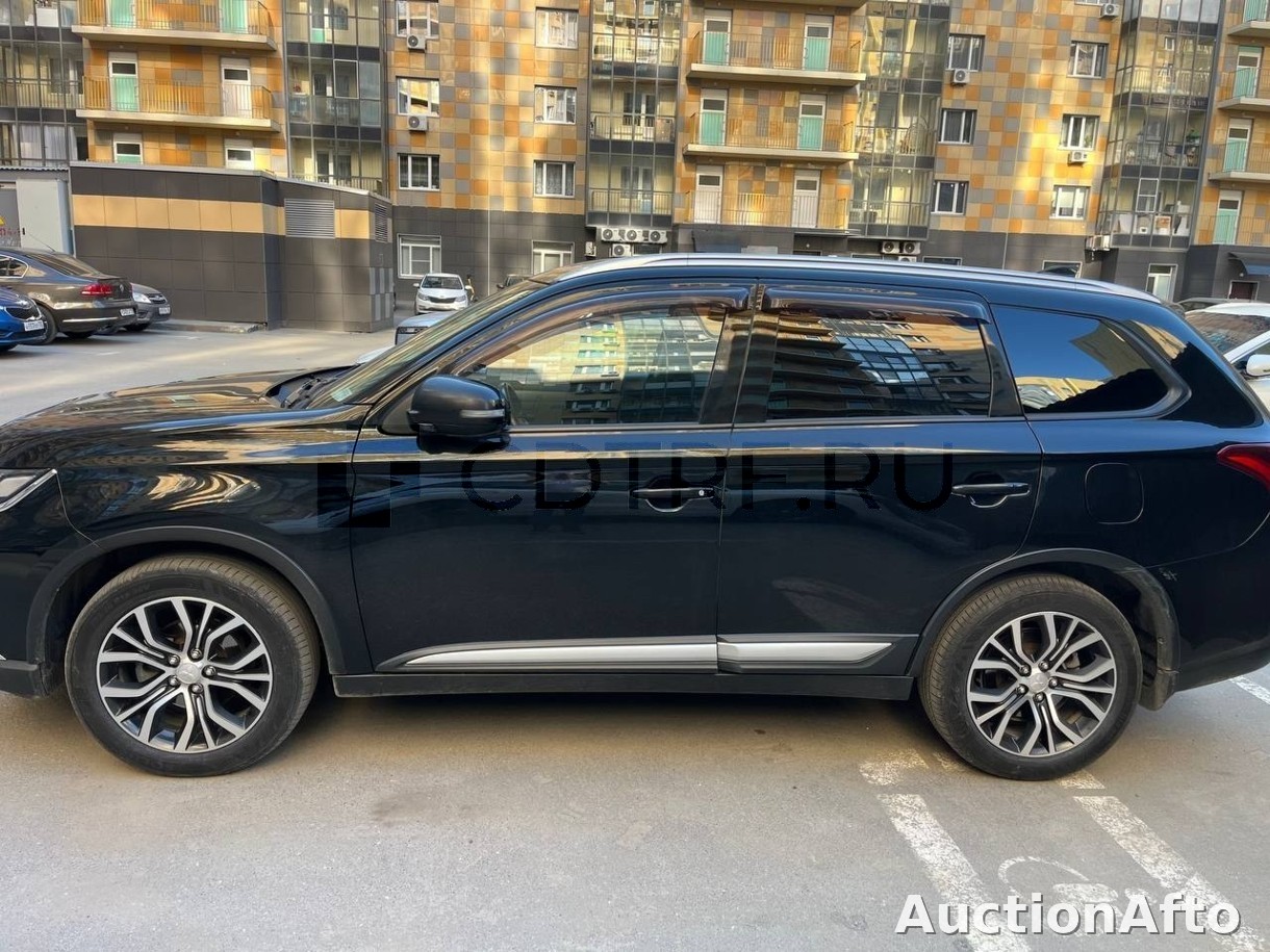 Mitsubishi Outlander 2018 год