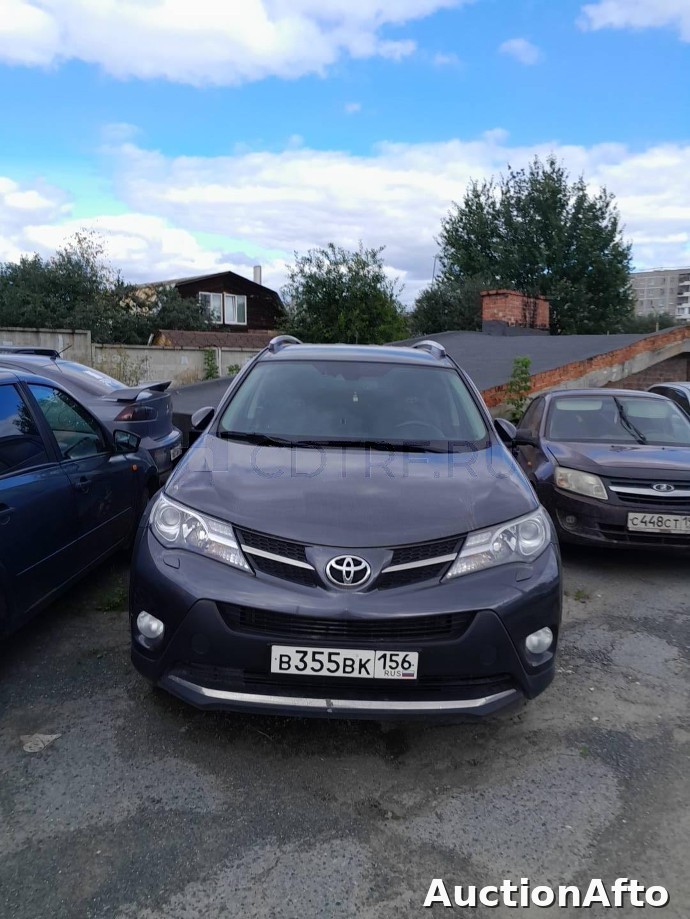 Toyota RAV 4 2013 год