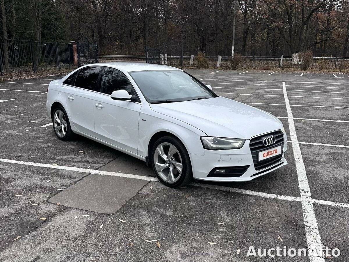 Audi A4 2014 год