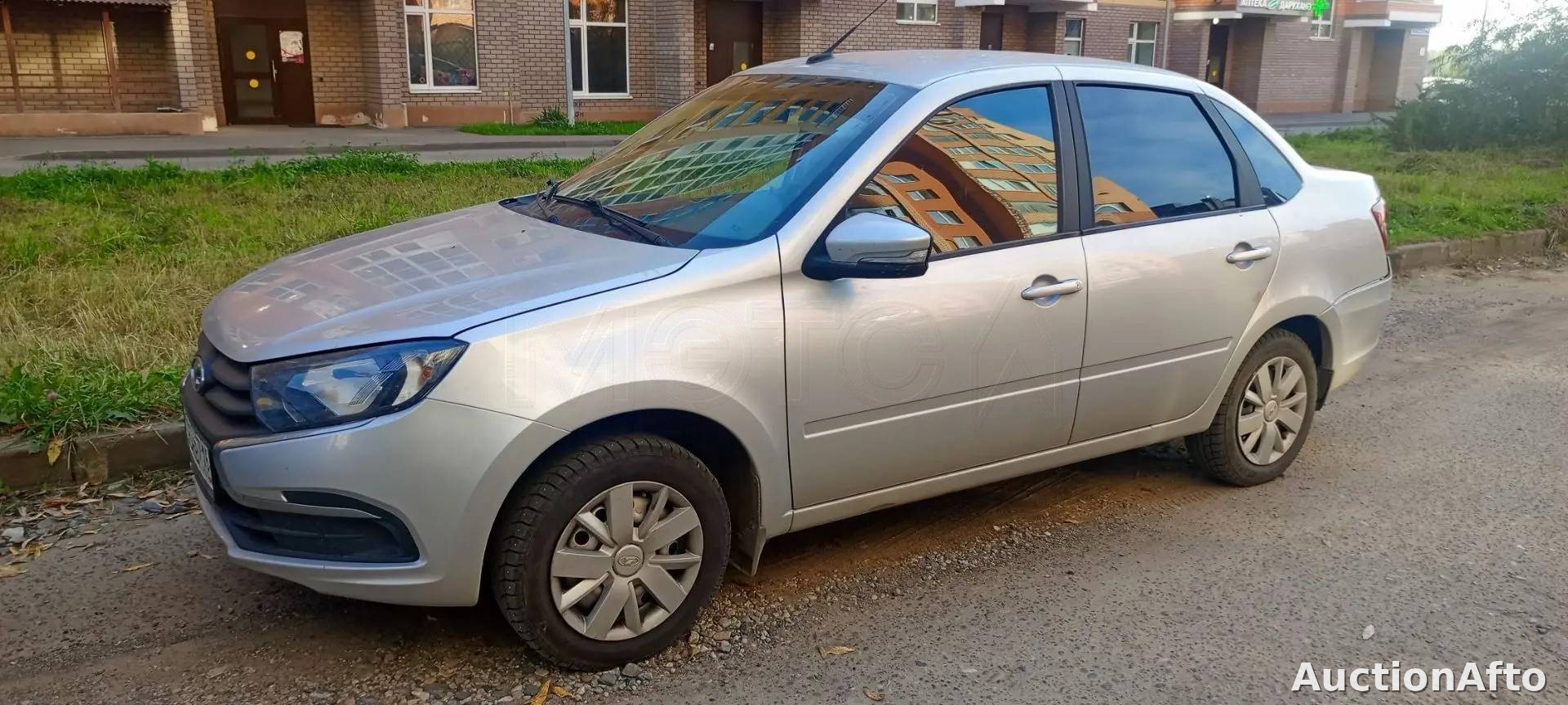 Lada Granta 2023 год