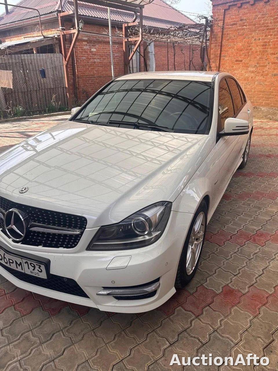 Mercedes-Benz C-Класс 2011 год