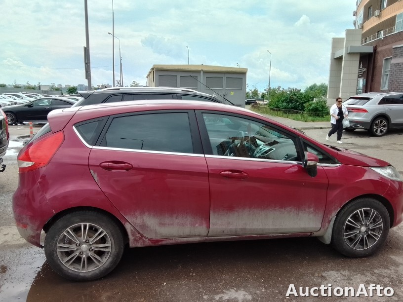 Ford Fiesta 2011 год