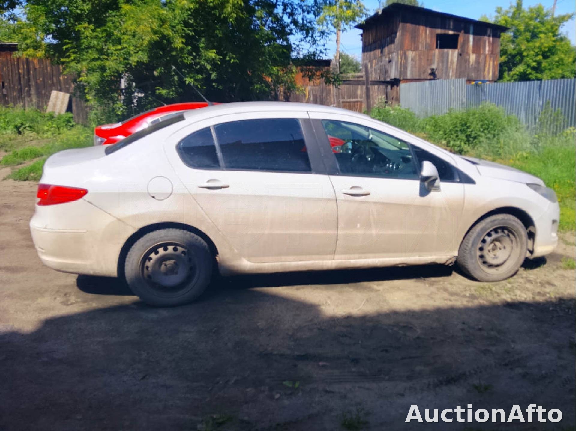 Peugeot 408 2013 год