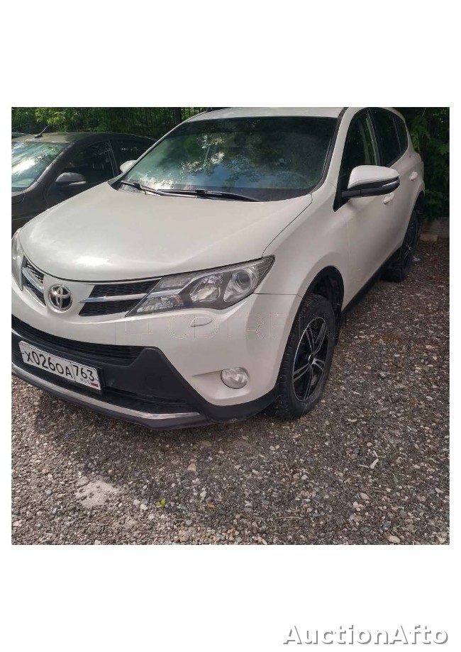 Toyota RAV 4 2015 год