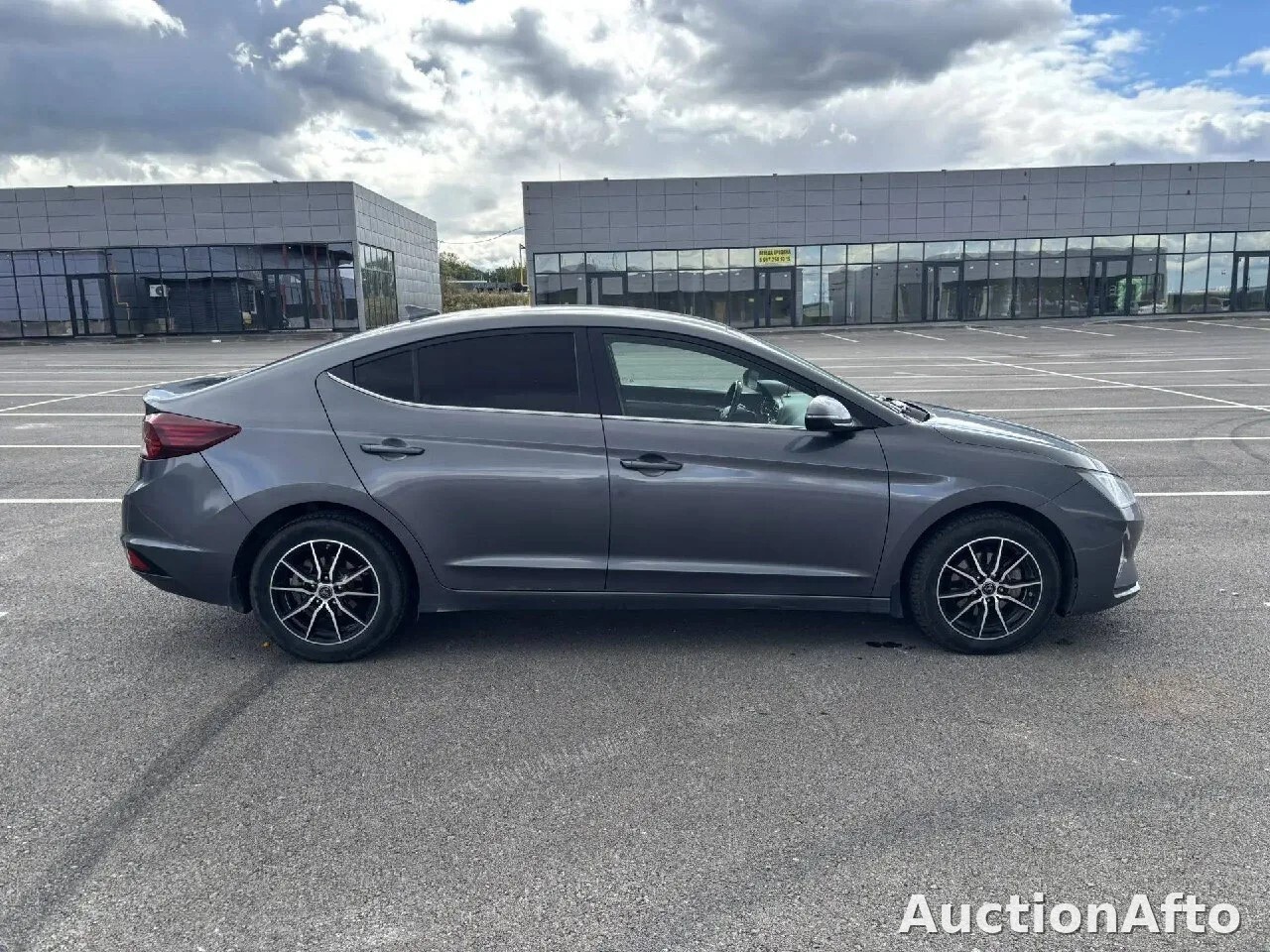 Hyundai Elantra 2019 год