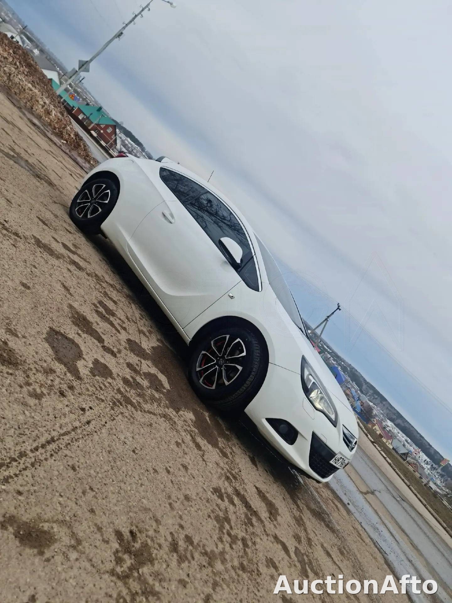 Opel Astra 2012 год
