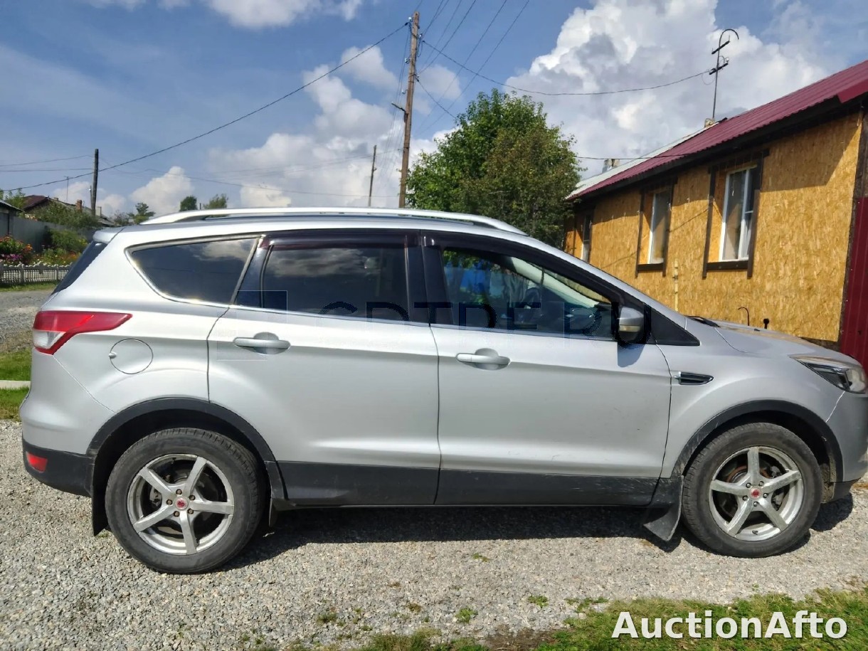 Ford Kuga 2016 год