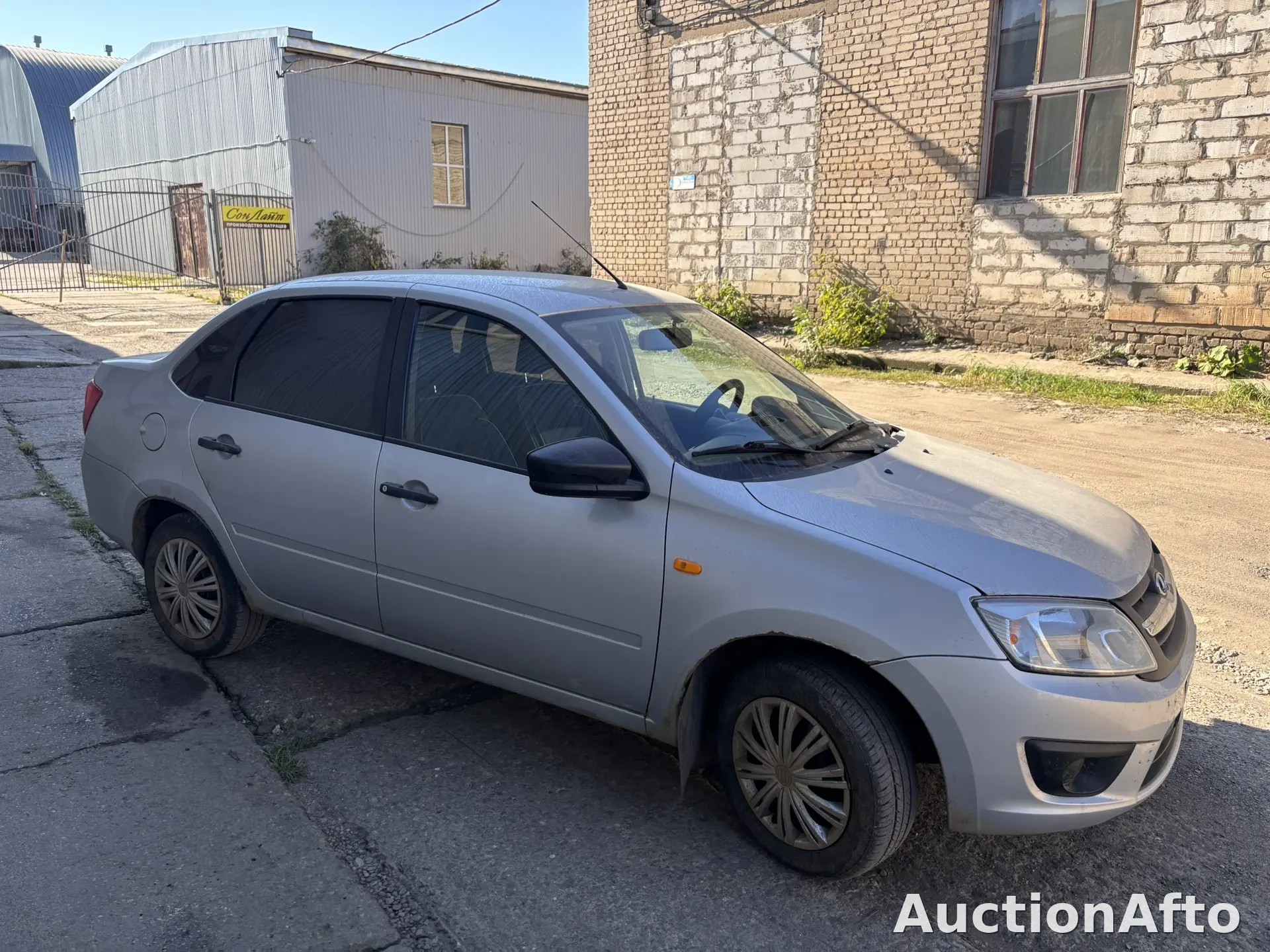 Lada Granta 2015 год