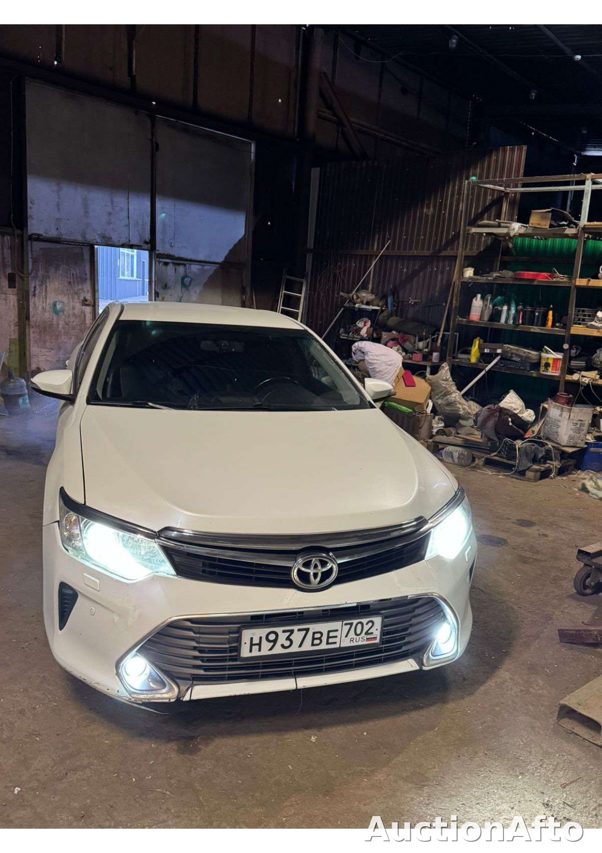 Toyota Camry 2016 год