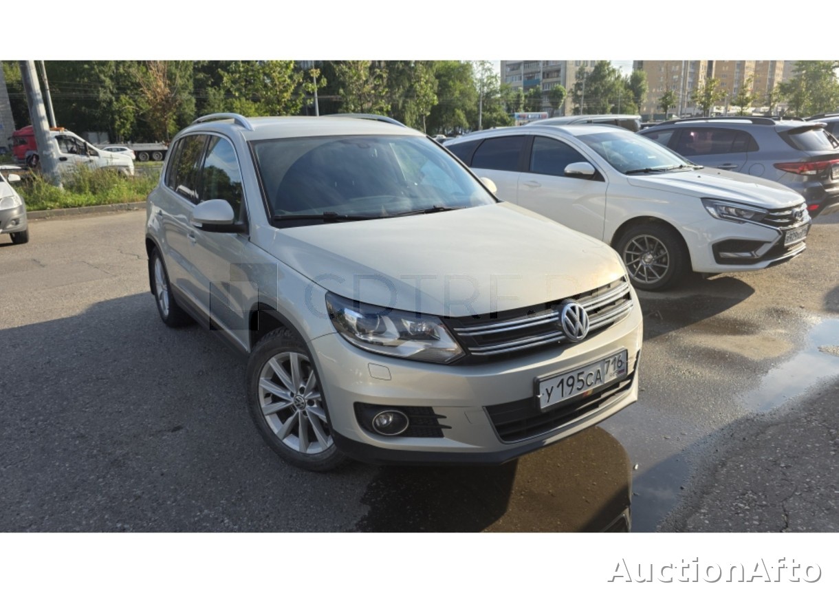 Volkswagen Tiguan 2011 год