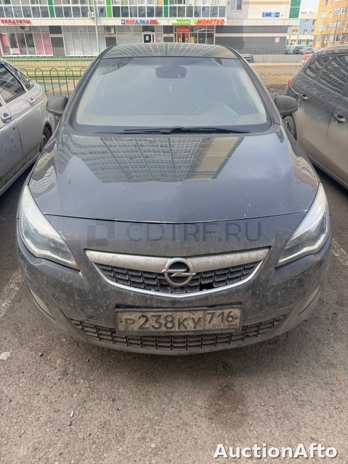 Opel ASTRA 2010 год