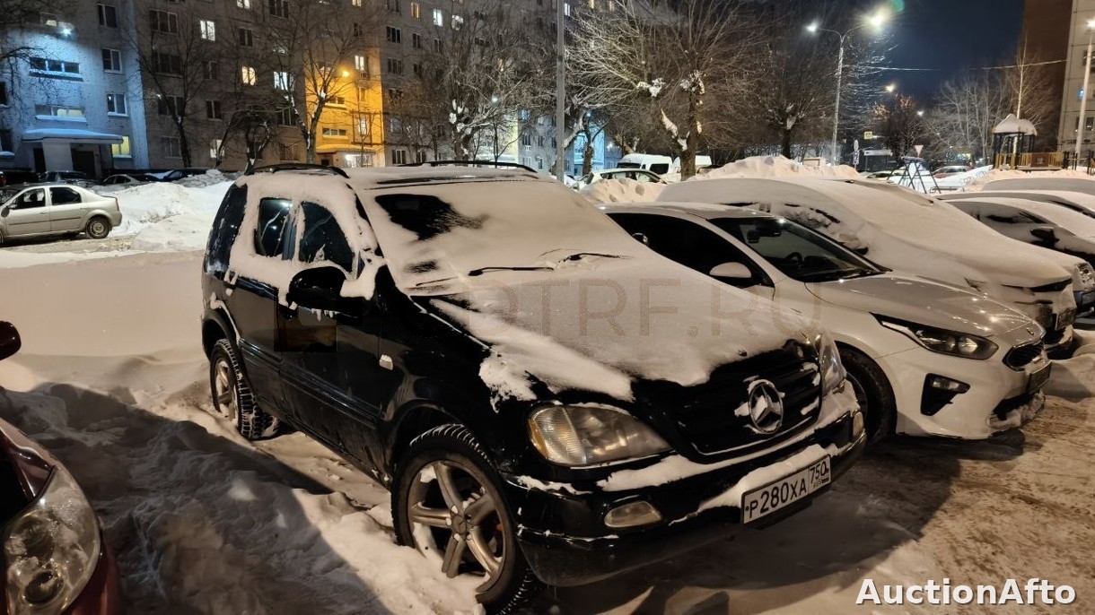 Mercedes-Benz ML 320 2000 год