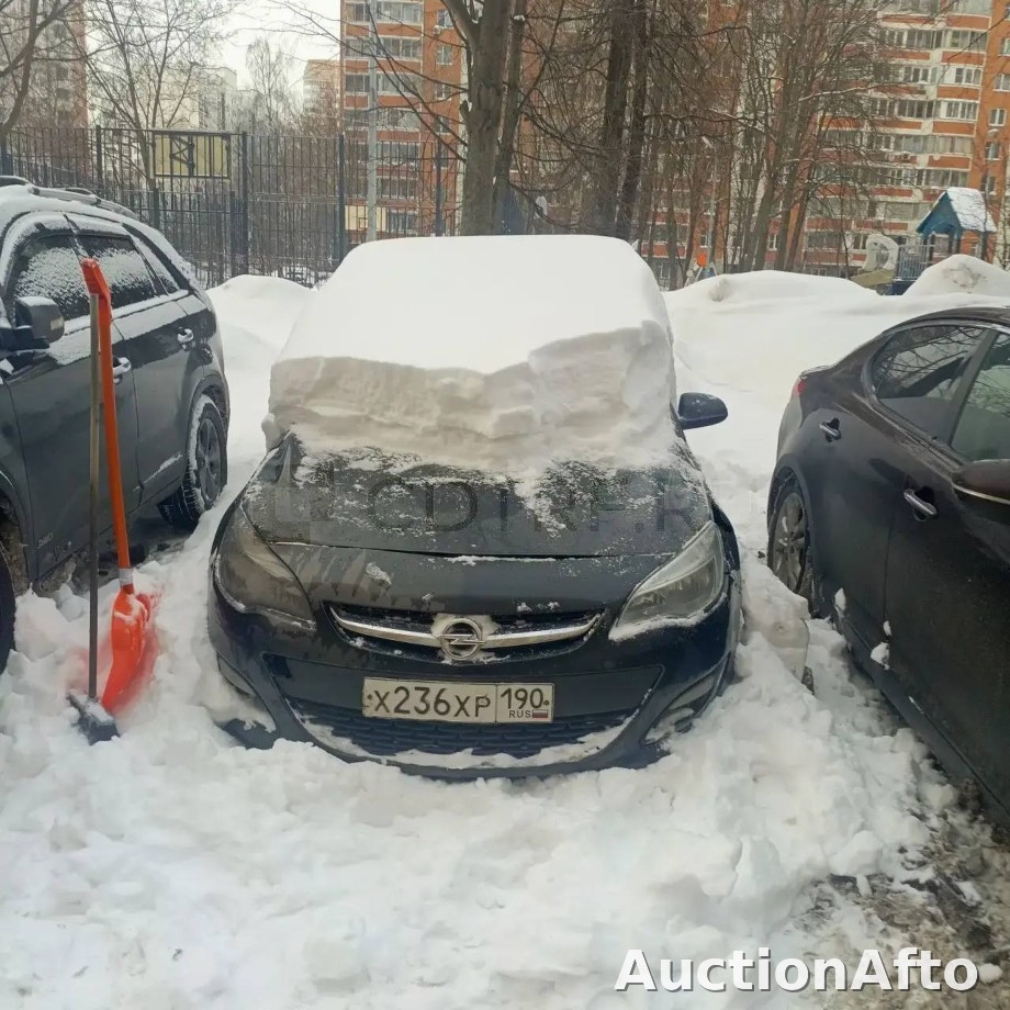 Opel Astra 2012 год
