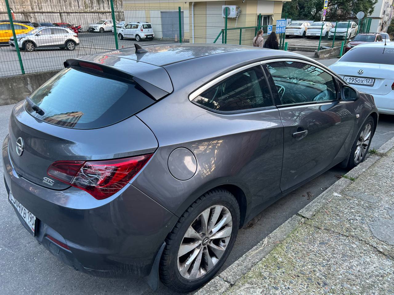 Opel Astra 2012 год