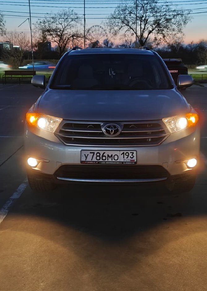 Toyota Highlander 2011 год