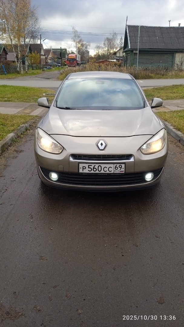 Renault Fluence 2010 год