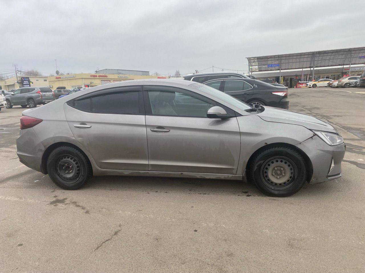 Hyundai Elantra 2019 года