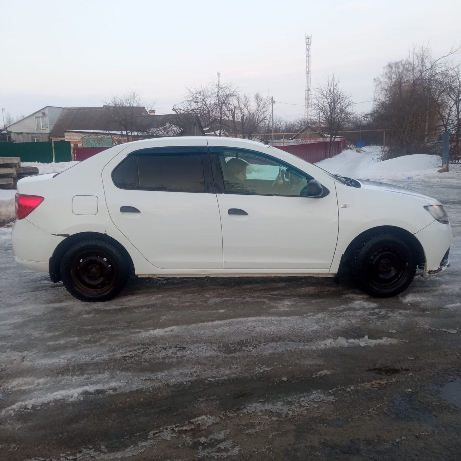 Renault LOGAN 2015 года
