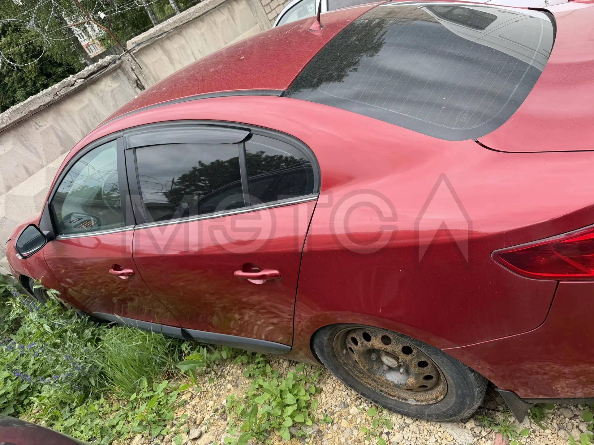 Renault Fluence 2010 год