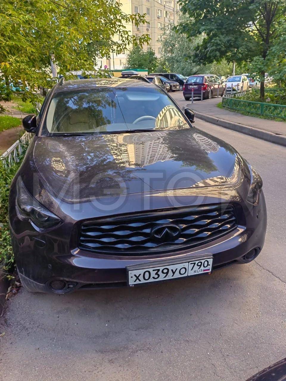 Infiniti FX 2010 год