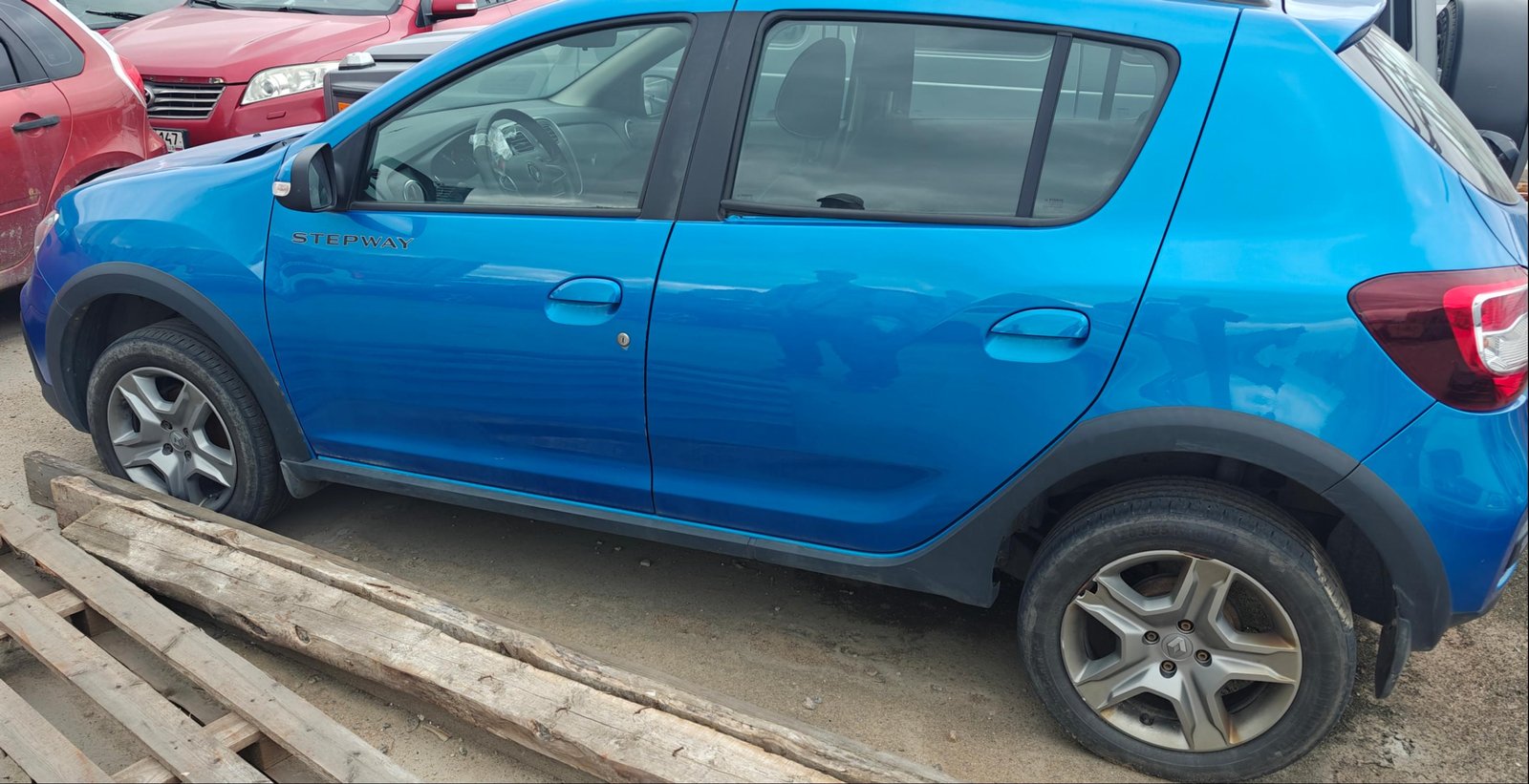 RENAULT SANDERO 2021 года