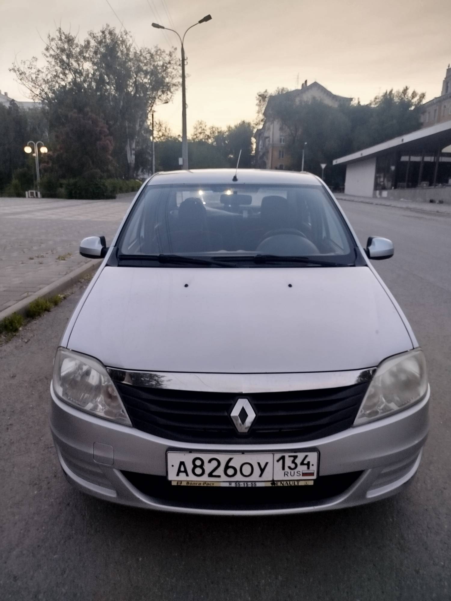 Renault Logan 2013 год