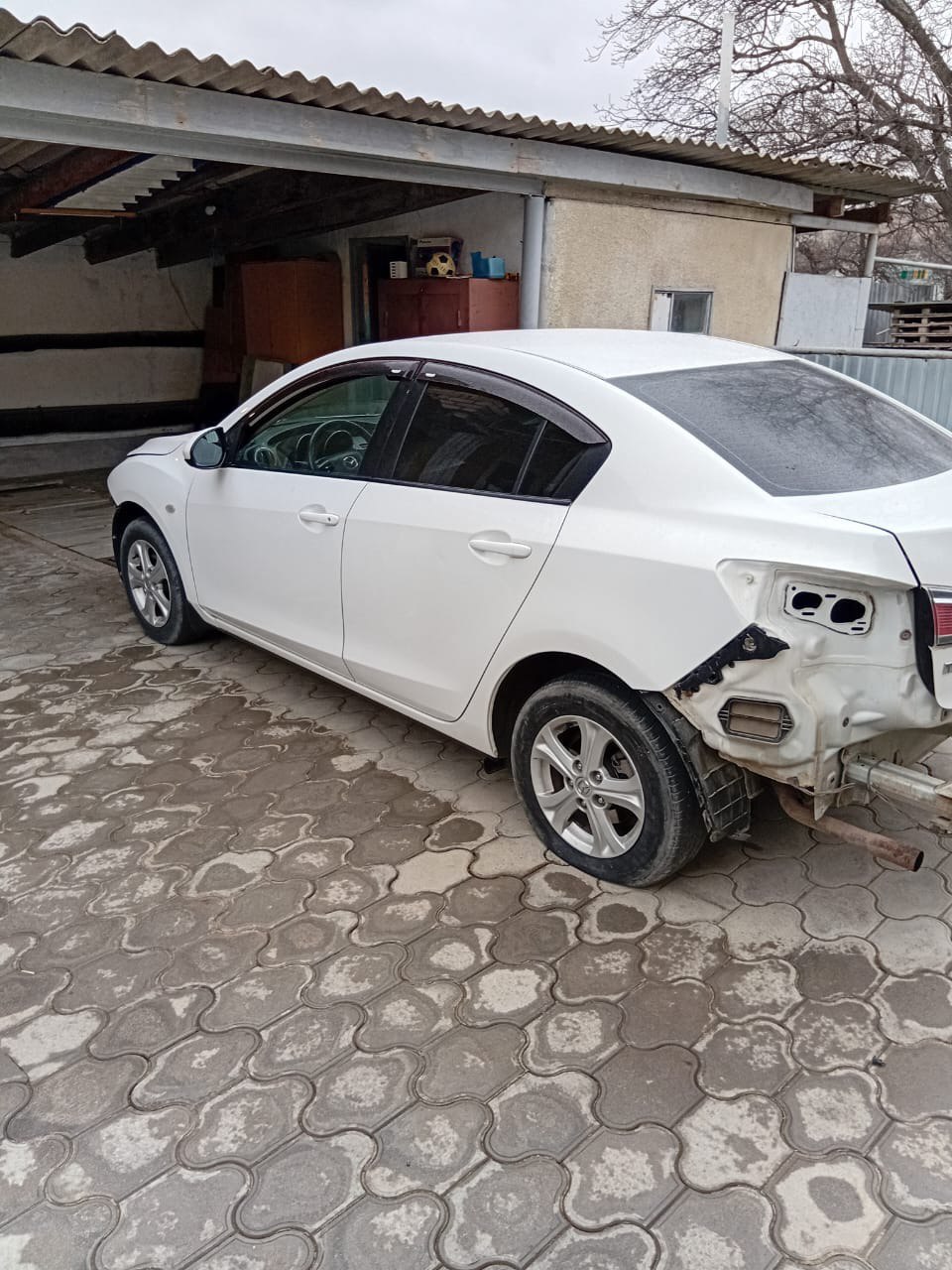 MAZDA 3 2011 год