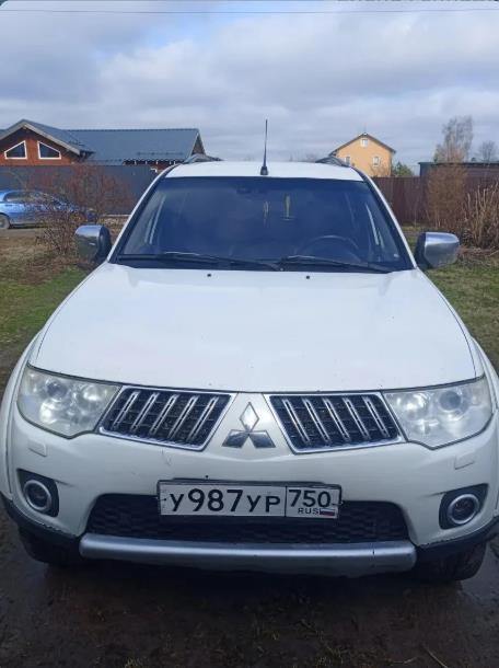 Mitsubishi Pajero Sport 2.5 2013 год