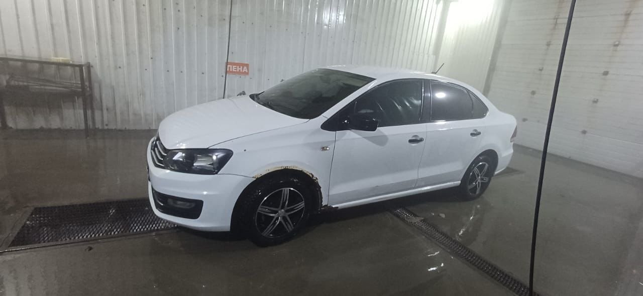 VOLKSWAGEN Polo Год 2018