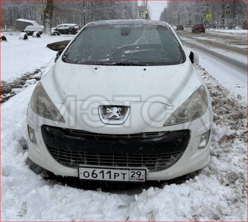 Peugeot 308 2008 год
