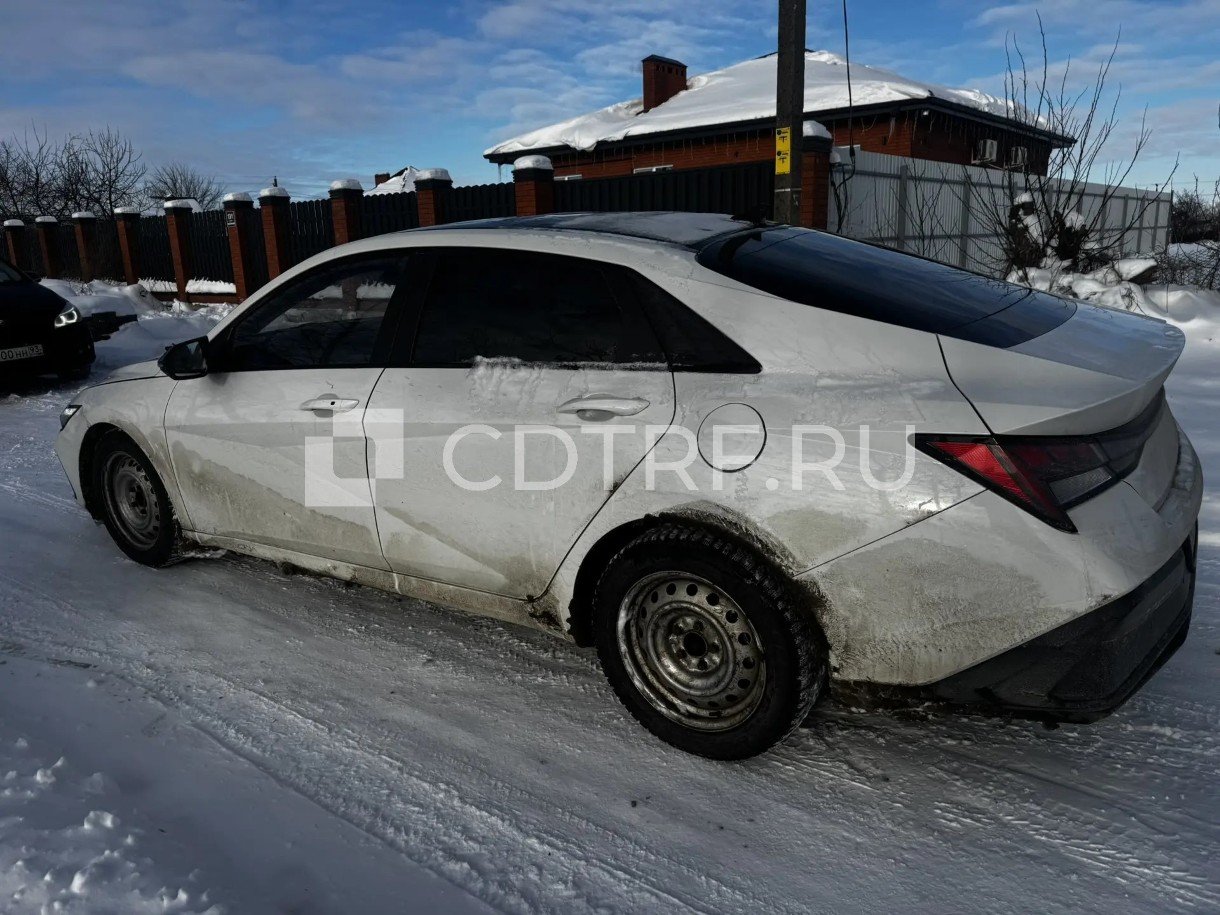 Hyundai Elantra 2023 год