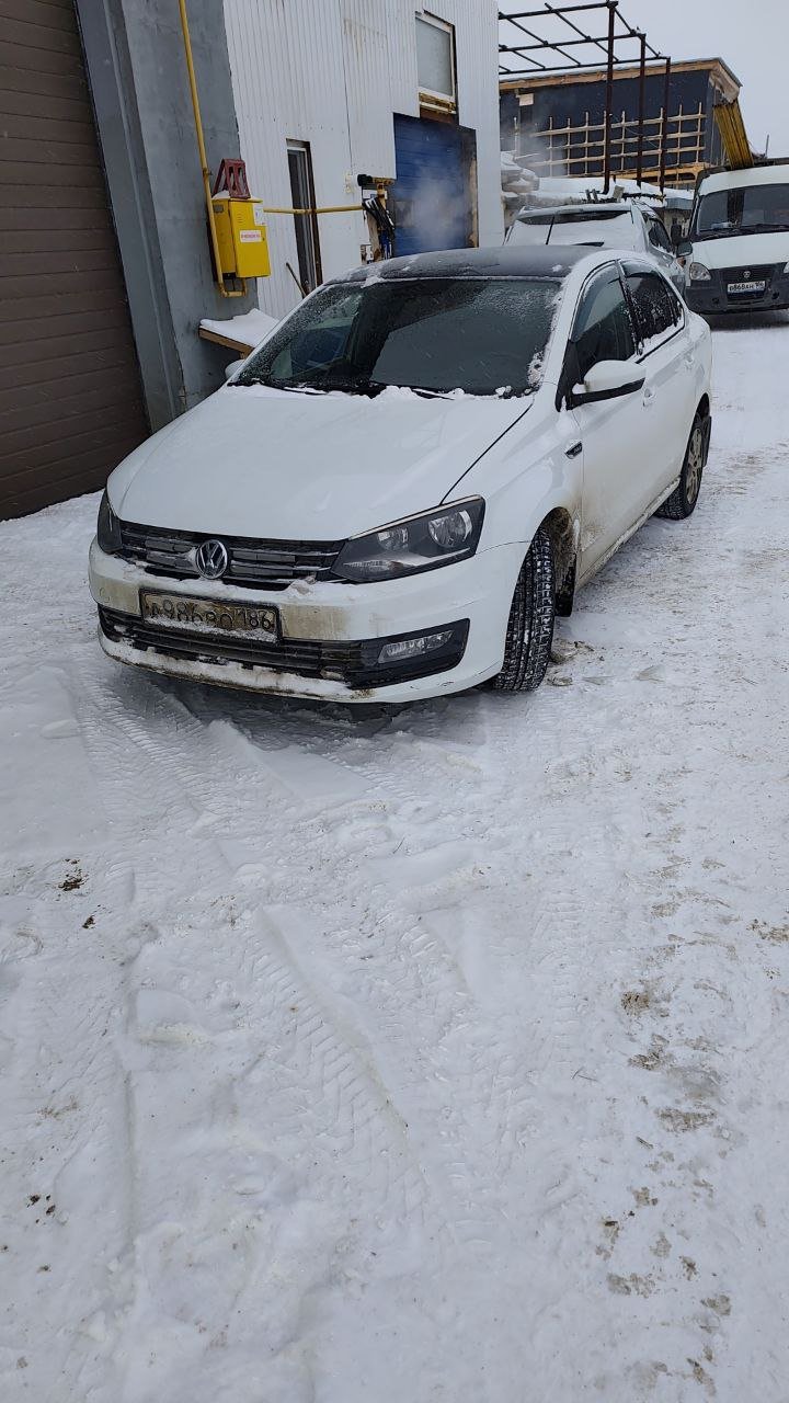 VOLKSWAGEN Polo Год 2016