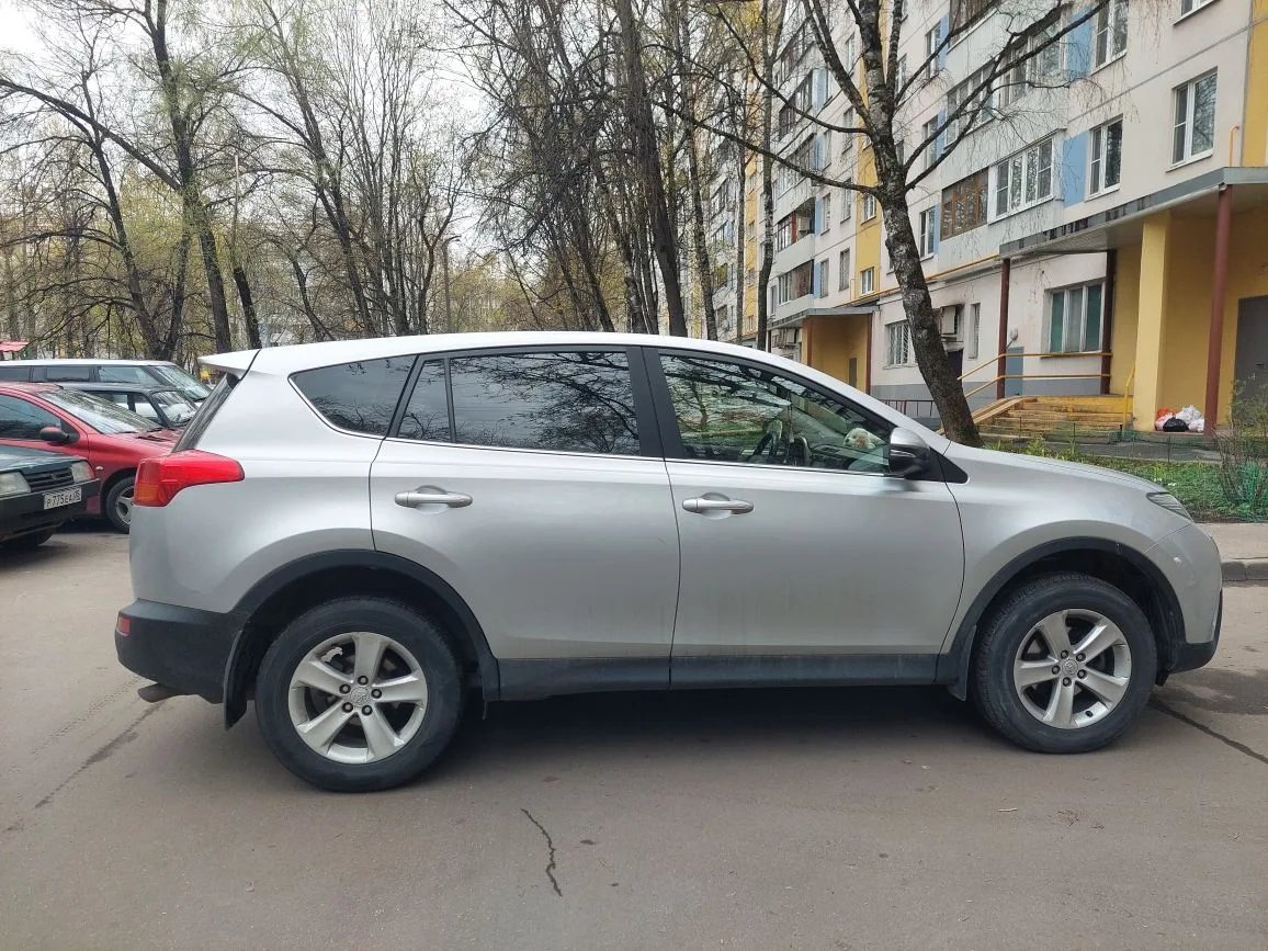 Toyota Rav4 2014 год