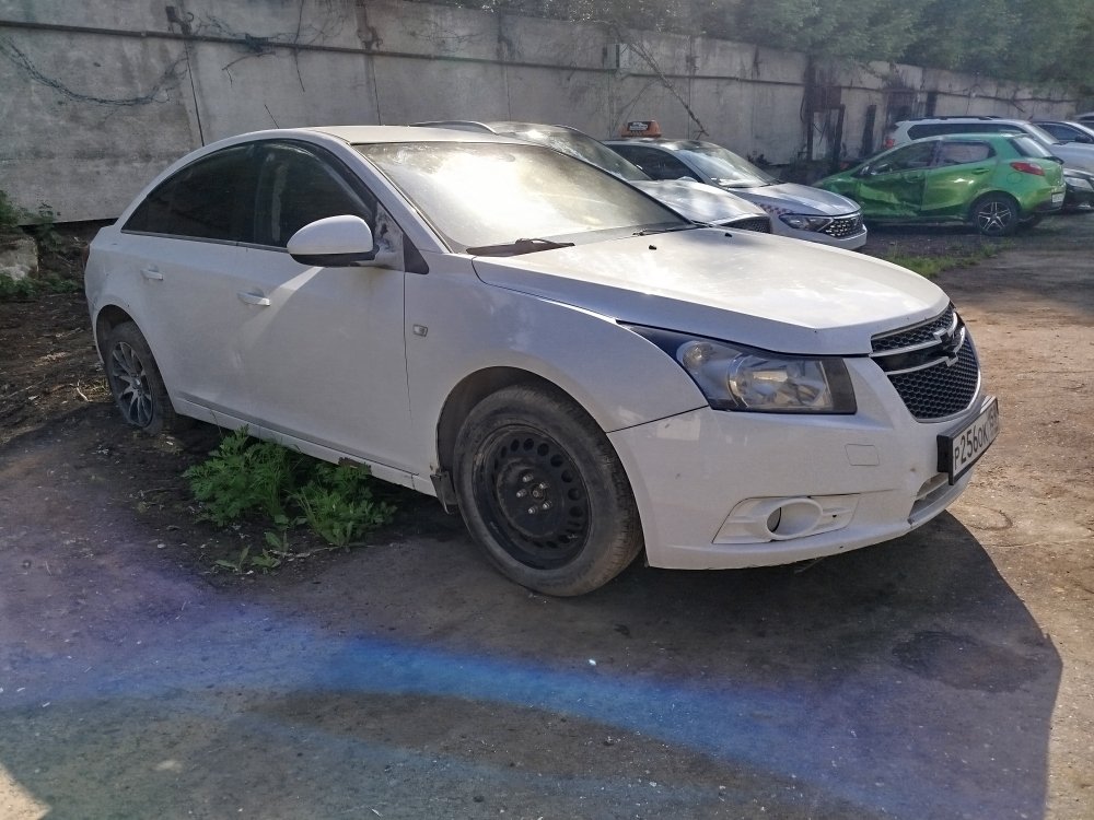Chevrolet Cruze 2012 год